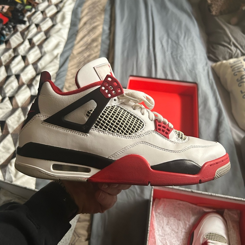 Jordan Fire red 4 2020